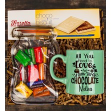 Ejoya Kişiye Özel Kupa Bardak & Tiamo Sütlü Kokolin Çikolata & Choco Beyaz Çikolatalı Biscuit Hediye Kutusu 111117