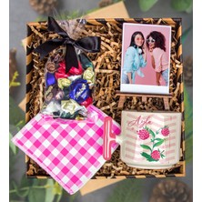 Ejoya Kişiye Özel Latte Kupa ve Altlığı & Fotoğraflık & Çikolatalar Hediye Kutusu 111770