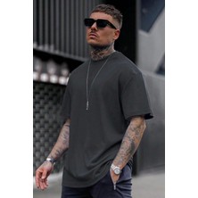 Yakamel Erkek Oversize Kısa Kollu T-Shirt