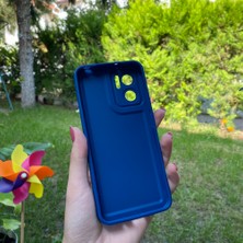 Bumudur Aksesuar Xiaomi Redmi Note 11E Korumalı Deri Desenli Mavi Silikon Kılıf