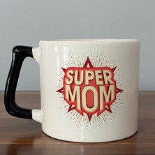 Mor Mürekkep Süper Mom Kırmızı Baskılı Siyah Kulplu D Kupa