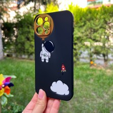 iPhone 12 Pro Max Aydaki Astronot Siyah Silikon Kılıf