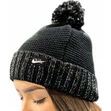 Nike Sportswear Women's Pom Beanie DO8199-010 Bere