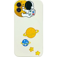 Bumudur Aksesuar iPhone 11 Aydaki Astronot Krem Silikon Kılıf