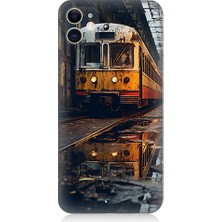 Teknomeg Apple Iphone 11 Uyumlu Eski  Metro Istasyonu ve Tren Desenli Silikon Kılıf