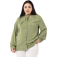 Disentis Modest Büyük Beden Boyundan Bağlama Detaylı Manşetli Fıstık Yeşili Gömlek