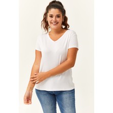 Ebsumu Kadın Büyük Beden V Yaka Basic Kısa Kollu Beyaz T-Shirt