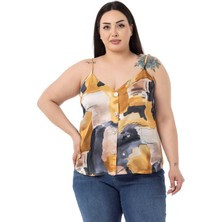 Disentis Modest Büyük Beden Ayarlanabilir Ince Askılı Önü Düğmeli Batik Desenli Hardal Bluz