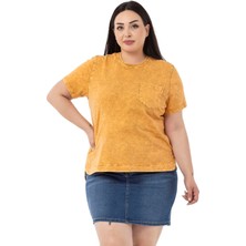 Disentis Modest Büyük Beden Parça Boyalı Bisiklet Yaka Kavisli Yırtmaçlı Hardal T-Shirt