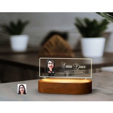 Bk Gift Kişiye Özel Isimli Patron Karikatürlü LED Işıklı Akrilik Masa Isimliği-10, Ofis Dekoru, Mesleki Hediye, Ofis Hediyeleri