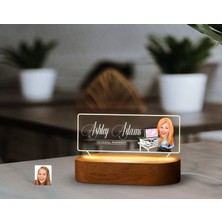 Bk Gift Kişiye Özel Isimli Patron Karikatürlü LED Işıklı Akrilik Masa Isimliği-9, Ofis Dekoru, Mesleki Hediye, Ofis Hediyeleri