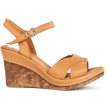 Dericlub Zy 1991 Gerçek Deri Kadın Dolgu Topuk Sandalet