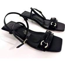 Dicle Polat Shoes Kadın Martina Siyah Alçaktopuklu Sandalet