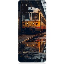 Teknomeg Samsung Galaxy A31 Uyumlu Eski  Metro Istasyonu ve Tren Desenli Silikon Kılıf