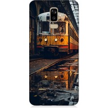 Teknomeg Samsung Galaxy J8 Uyumlu Eski Sarı Tren Desenli Silikon Kılıf