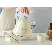 smeg 50's Style Krem Set Üstü Düdüklü Kettle 2.3 Lt