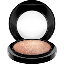 MAC Harika, Hafif Bir Kapatıcılık Sağlayan Mineralize Skinfinish Global Glow Pudra 10 G