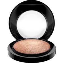 MAC Harika, Hafif Bir Kapatıcılık Sağlayan Mineralize Skinfinish Global Glow Pudra 10 G