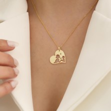 Nox Jewelry 14 Ayar Mikron Altın Kaplama Kalp İçinde Anne ve Çocuk Figürlü Gümüş Kolye - CNS00189