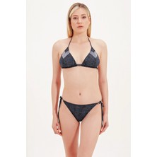 Zeki Boyundan Bağlamalı Üçgen Bikini