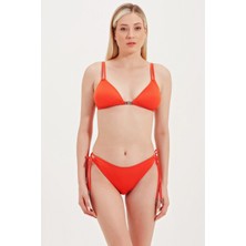 Zeki Global Aksesuar Detaylı Üçgen Bikini Üst