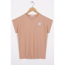 Bisiklet Yaka Kısa Kol Cep Detaylı Sımlı Kedı Baskılı Bej Renk Kız Cocuk Tshırt