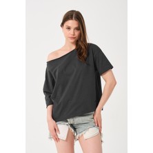 Owut Kadın Düşük Omuz Detaylı Oversize T-Shirt