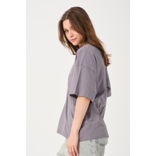 Owut Collection Owut Kadın Bisiklet Yaka Kedi Detay Baskılı Oversize T-Shirt