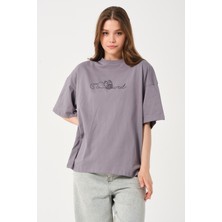 Owut Collection Owut Kadın Bisiklet Yaka Kedi Detay Baskılı Oversize T-Shirt