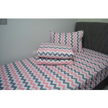 Nasır Home Tek Kişilik Pembe Zikzak Nevresim Takımı (Lastikli Çarşaf 90X190X23 Cm, Nevresim ve Yastık Kılıfı Gizli Fermuar)