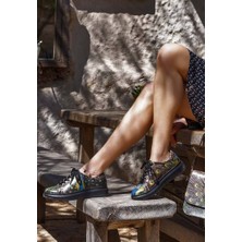 Kadın Vegan Deri Siyah Sneakers - All Beauty is in You Tasarım