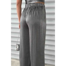 Cappmoda PNT-07394 Siyah Çizgili Saten Kumaş Bel Lastikli Palazzo Pantolon