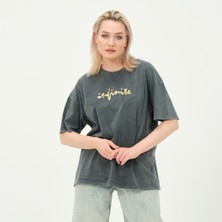 Owut Collection Kadın Antrasit Yıkamalı Infinite Baskı Detaylı Bisiklet Yaka T-Shirt
