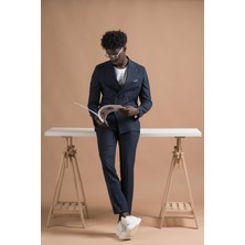 Carutte Slimfit Sivri Yaka Çift Pileli Dokulu Kumaş Kruvaze Takım Elbise