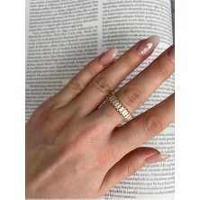 Pinery Jewels Sıralı Baget Taşlı Altın Kaplama Kadın Yüzük