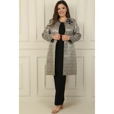 By Saygı Kolsuz Yanları Yırtmaçlı Bluz Boncuk Detaylı Astarlı Uzun Jakarlı Ceket Pantolon Büyük Beden 3'lü Takım