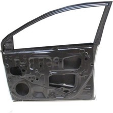 Toyota Corolla- NDE180- 2013-2018; Ön Kapı Komple Sağ Siyah (Band Deliksiz) (Iceli/çekomastikli) (Fpı) Oem No: (67001-02490)