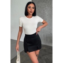 Lisinya Rahat ve Şık Kısa Kollu Bisiklet Yaka Likralı Viskon Penye Body Ekru ( Lisinya )