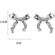 By Zeyna Aksesuar Kadın Özel Tasarım Fiyonk Figürlü 2.5 cm Küpe 001