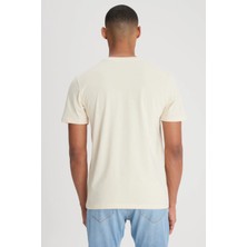 Lee L241521614 Bej Erkek Regular Fit Bisiklet Yaka Lee Logo Baskılı Tşört