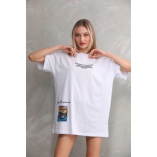 Tarz Yeri Unisex Bisiklet Yaka Baskılı Oversize T-Shirt - Beyaz