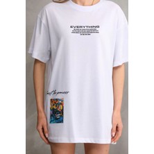 Tarz Yeri Unisex Bisiklet Yaka Baskılı Oversize T-Shirt - Beyaz
