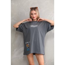 Tarz Yeri Unisex Bisiklet Yaka Baskılı Oversize T-Shirt - Gri