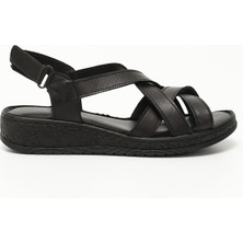 GÖNDERİ Kadın Siyah  Cırt Bantlı Dolgu Topuk Hakiki Deri Sandalet