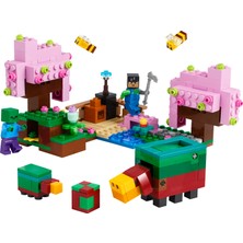 LEGO Minecraft® Kiraz Çiçeği Bahçesi 21260 - 8 Yaş ve Üzeri Macera Oyunları Seven Çocuklar İçin Sniffer, Zombi ve Arı İçeren Yaratıcı Oyuncak Yapım Seti (304 Parça)