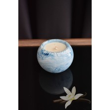 ARBUQ Concept Yuvarlak Mavi Beton Saksılı Mum 170 ml Vanilya Kokulu Beyaz Renkli-Soya Wax