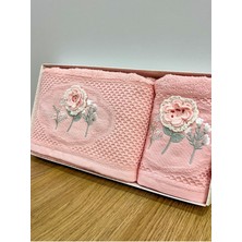 ayhanhome 3d Çiçek Işlemeli Kutulu Çeyizlik 1 Adet 50 x 90  cm  El  Yüz Havlusu 1 Adet 30 x 50 cm Mutfak Havlu