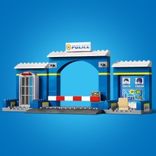 LEGO City Polis Merkezi Takibi 60370 - 4 Yaş ve Üzeri Çocuklar Için Oyuncak Yapım Seti (172 Parça)