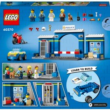 LEGO City Polis Merkezi Takibi 60370 - 4 Yaş ve Üzeri Çocuklar Için Oyuncak Yapım Seti (172 Parça)