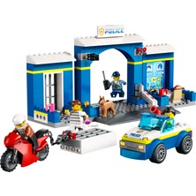 LEGO City Polis Merkezi Takibi 60370 - 4 Yaş ve Üzeri Çocuklar Için Oyuncak Yapım Seti (172 Parça)